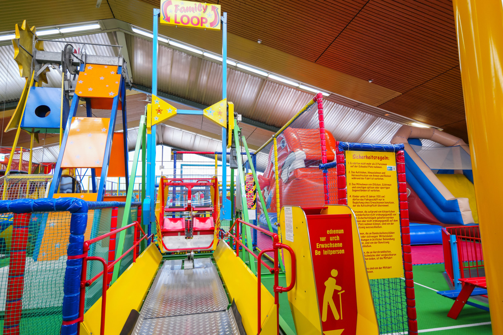 Family Loop Fahrgeschäft